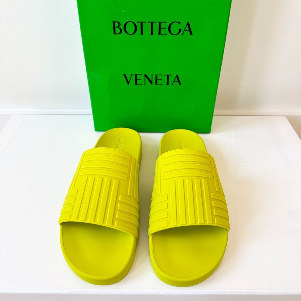 New Bottega Veneta Rubber Slide Sandals Yellow Size 39 NEW in Box